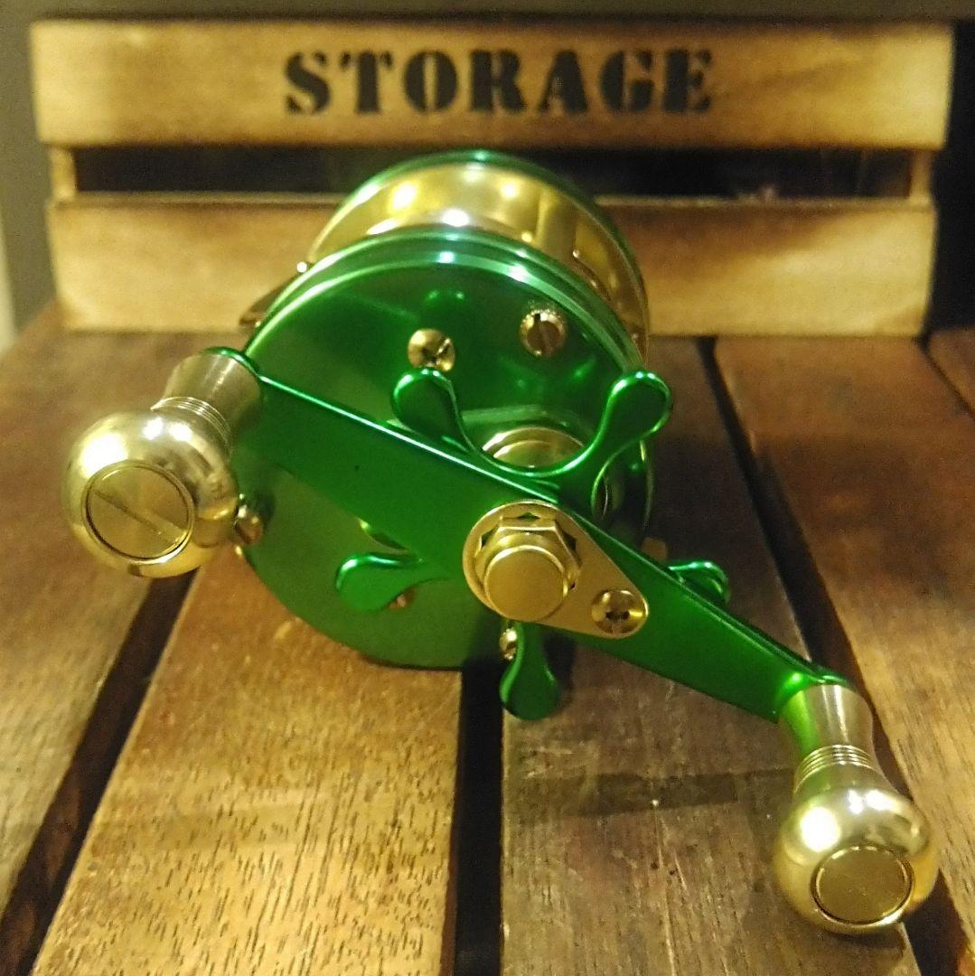 丸型ベイトリール BULS1510C 右ハンドル グリーン・ゴールド