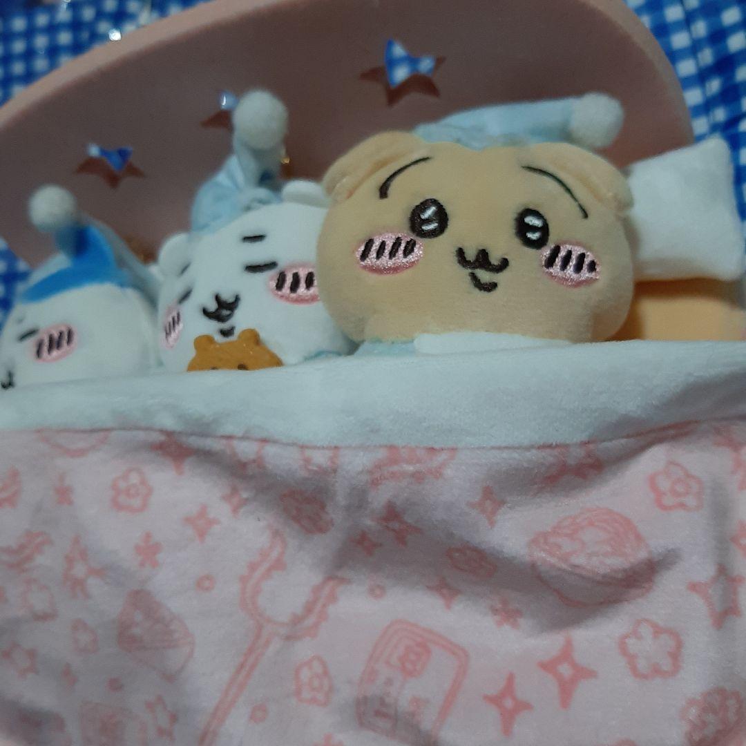 ちいかわ　おやすみベッドと繋がるマスコットセット‼️