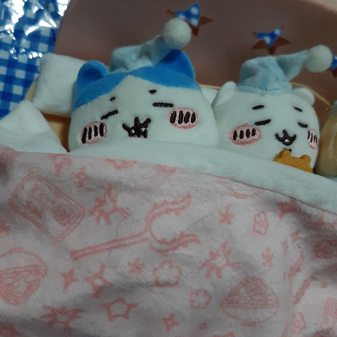 ちいかわ　おやすみベッドと繋がるマスコットセット‼️