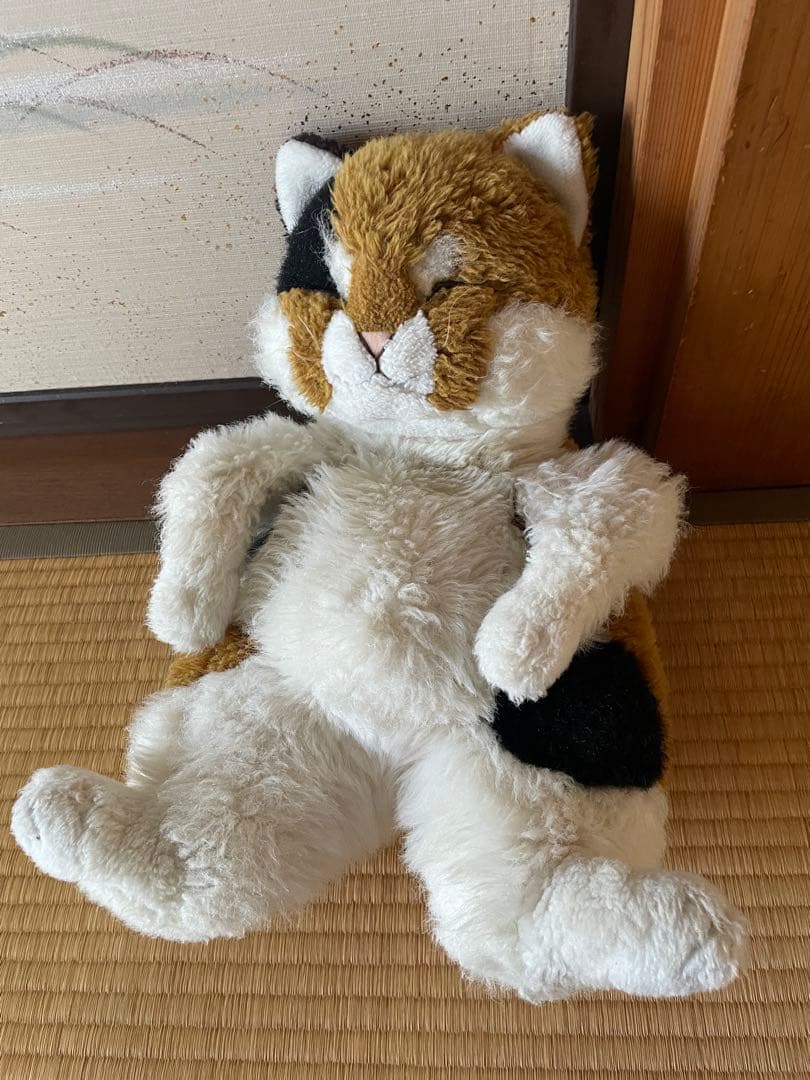 三毛猫のぬいぐるみ