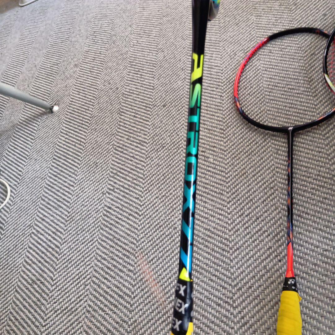 バドミントンラケット 3本セット