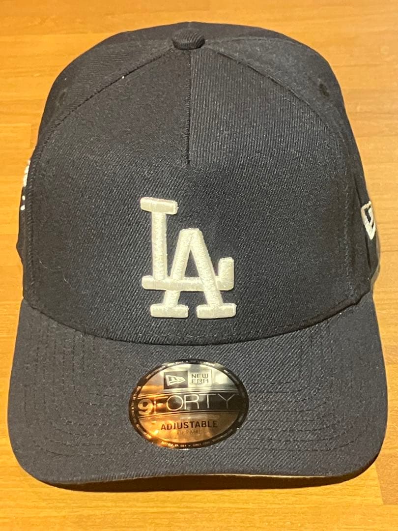 New Era 9FORTY LAキャップ ネイビー