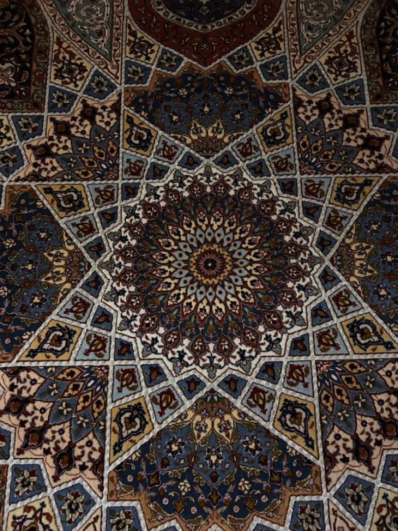 ペルシャ絨毯　タブリーズ　ゴンバディ文様　207×150㎝