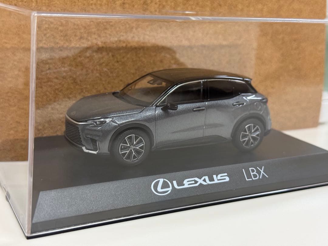 【新品】京商 レクサスLBX ミニカー ソニッククロム 1/43