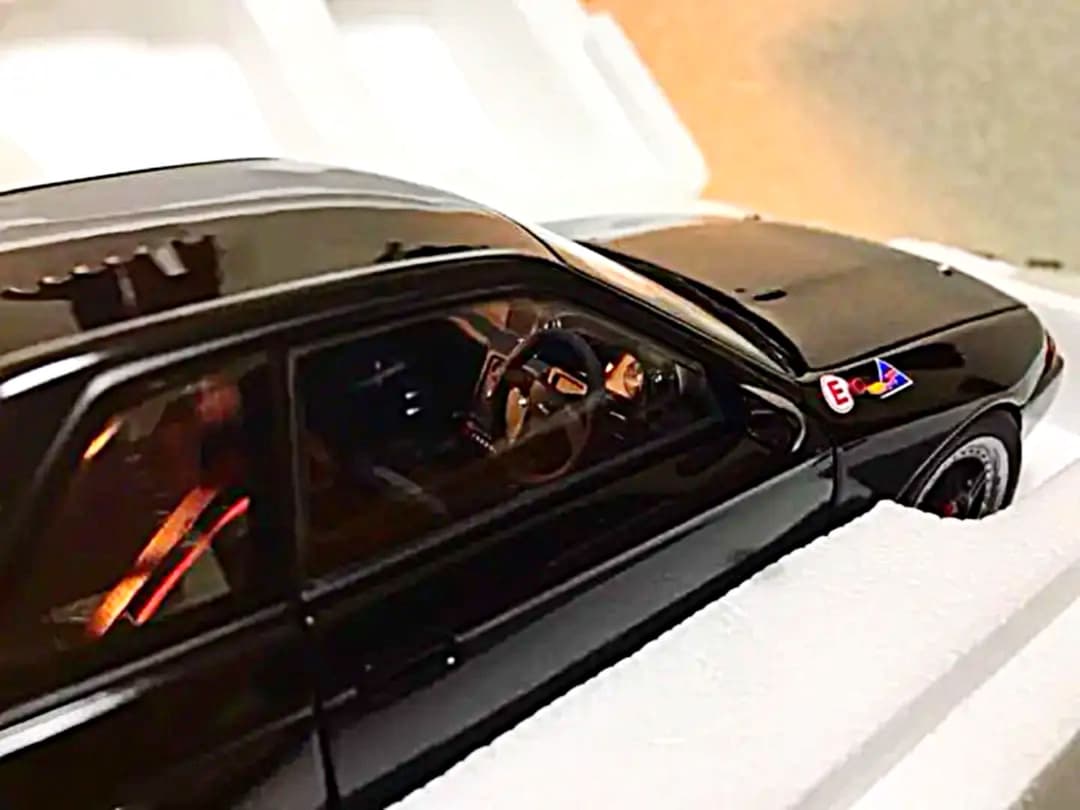 オートアート 1/18 スカイライン GT-R R32 Gr.A仕様 限定品