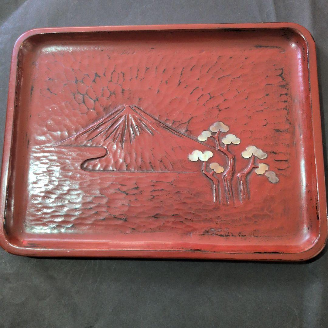 江戸後期　根来塗　富士と松　木地　名入朱塗盆　螺鈿松図　富士図彫り