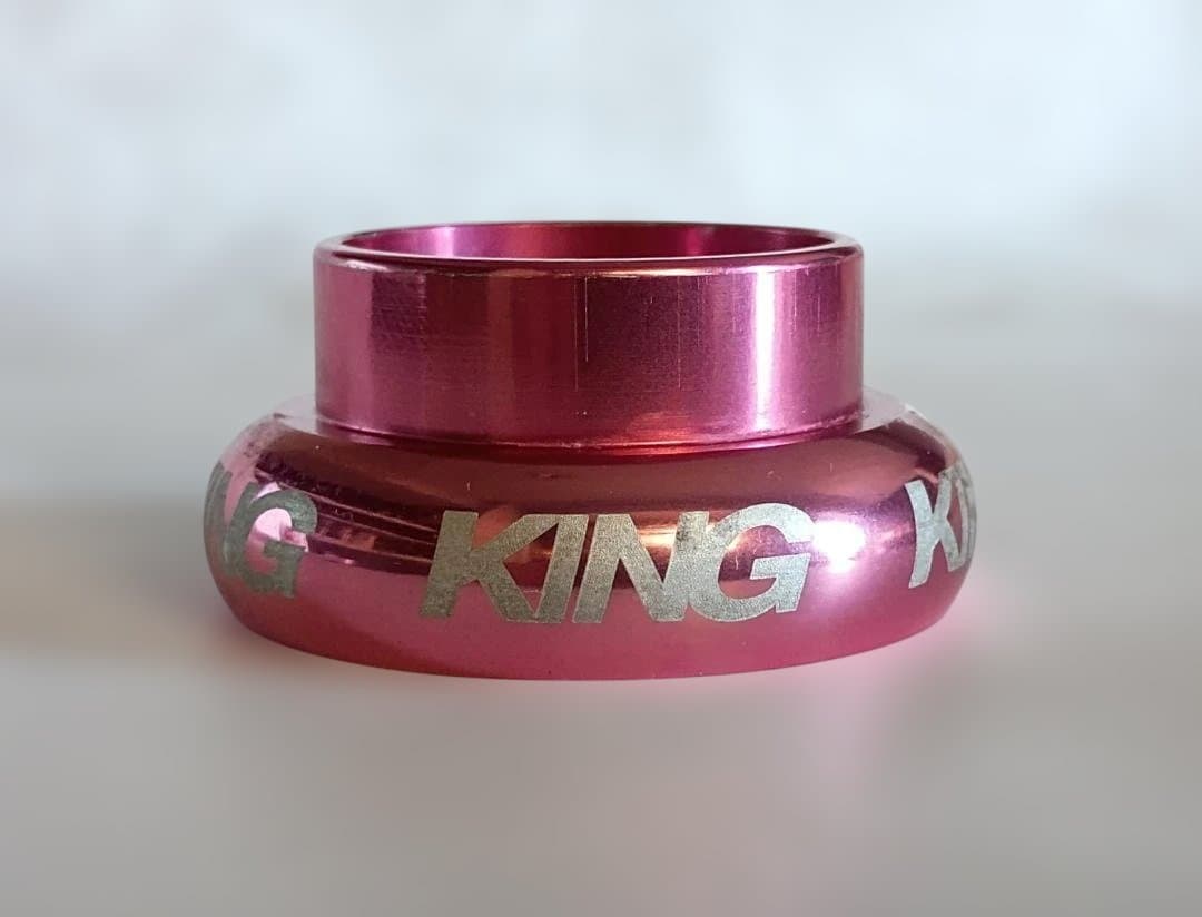 希少 Chris King 1インチ ピンク Pretty and Strong