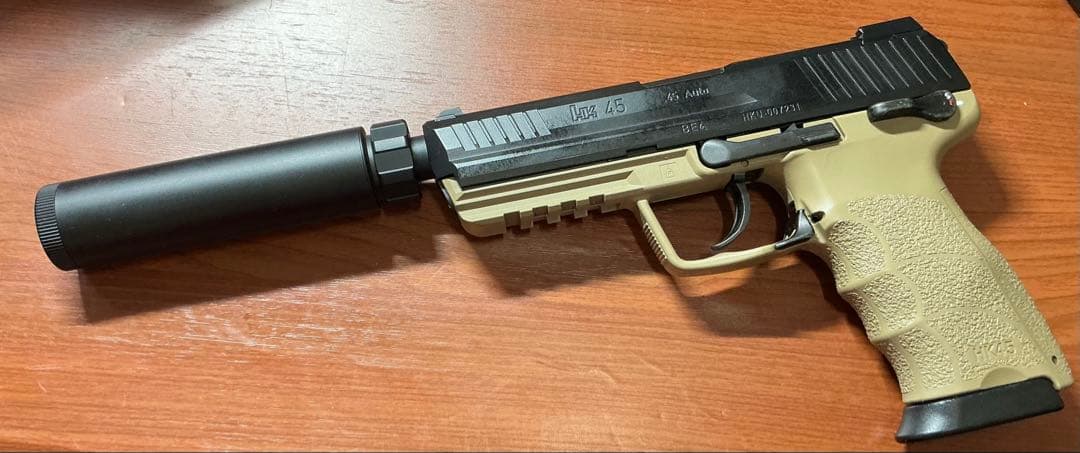 東京マルイ　HK45 ガスブローバック　タクティカル ハンドガン　3マガジン付き