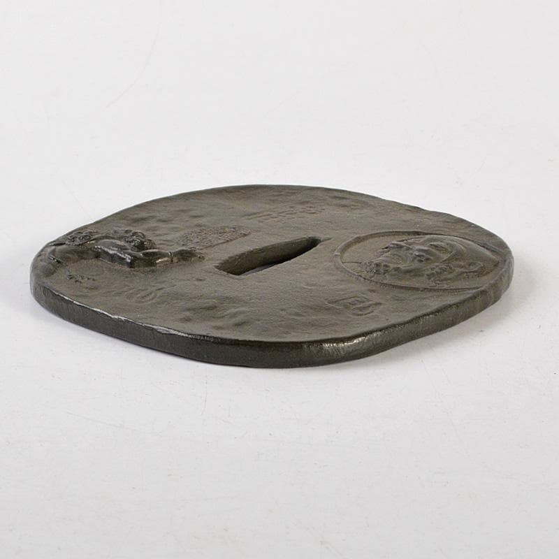 武具　刀装具　古鉄　達磨図　鍔　在銘　N　6409