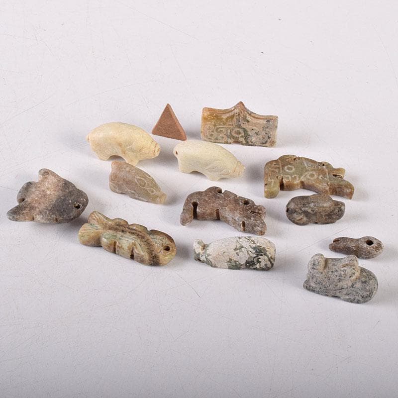 中国　玉石彫刻　根付　玉器　玉珮　装飾品　66点まとめて　M　R8503