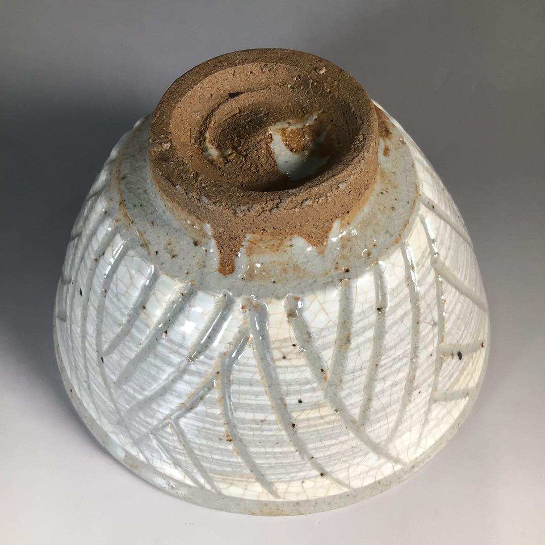 Ｎ５８　茶碗　『山田健吉造』『表千家　堀内宗完　箱書』『彫刷毛目茶碗』　共箱