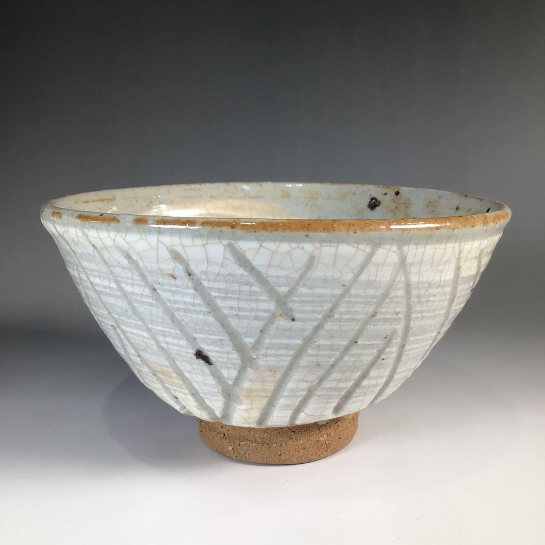 Ｎ５８　茶碗　『山田健吉造』『表千家　堀内宗完　箱書』『彫刷毛目茶碗』　共箱