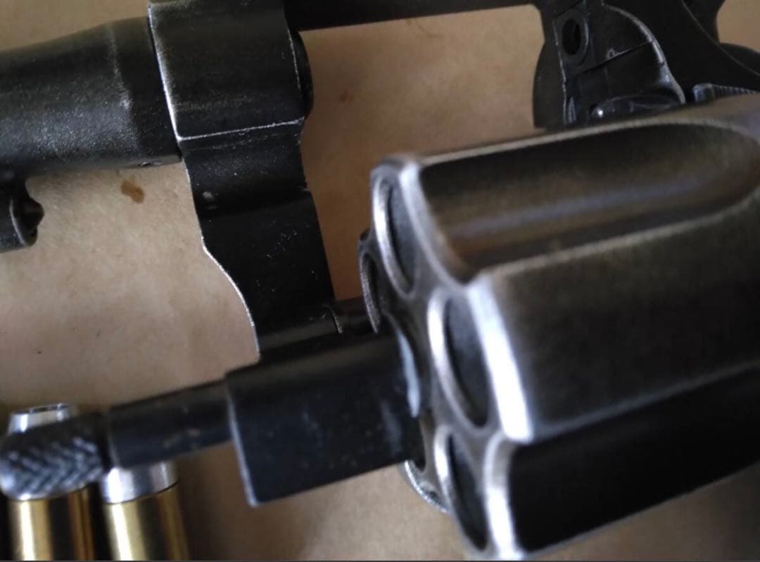 ポリスリボルバーガスガン