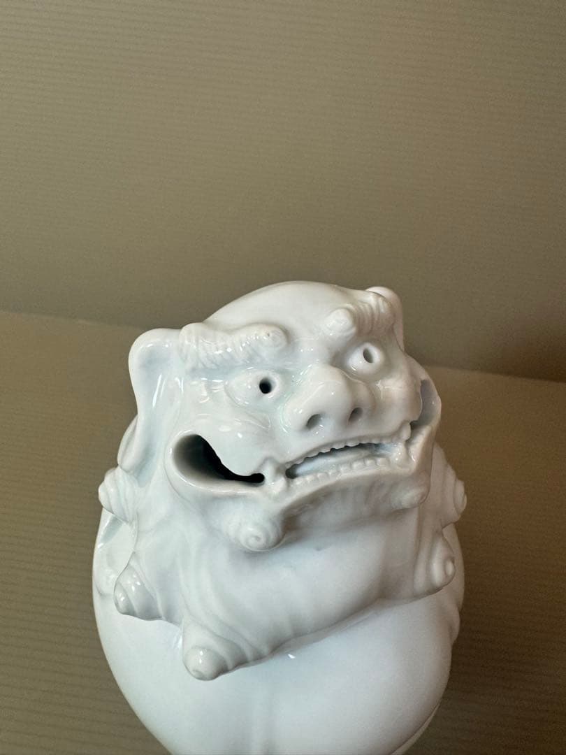 2905 無形文化財　平戸　三川内焼　白磁獅子　香炉　陽山松太郎作