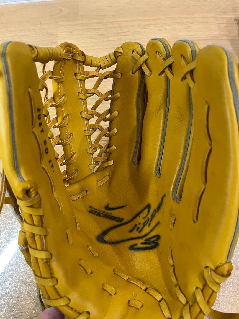 【12/16まで】軟式グローブ 内野手用 (NIKE Clipper3)