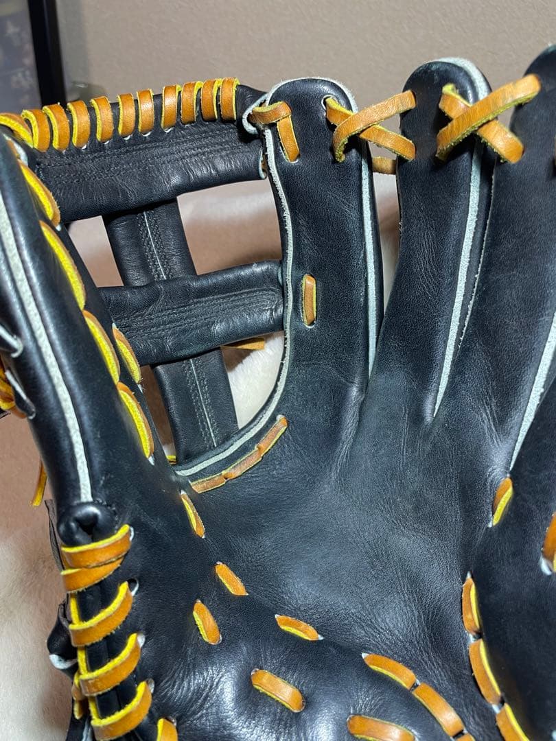 野球　硬式用　グローブ 黒とオレンジ
