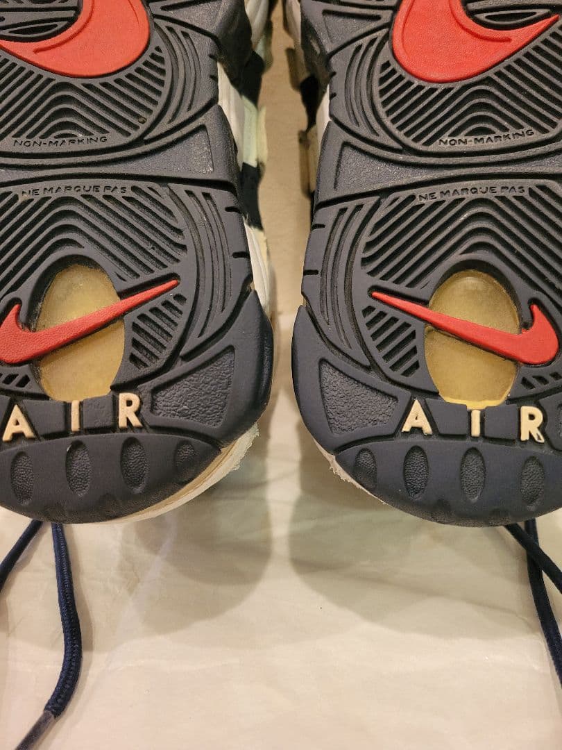 タイムセール　NIKE　モアテン　24.5