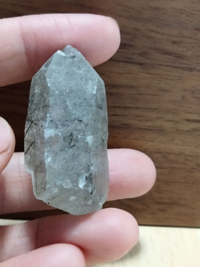 508国産鉱物　山梨県　塩山竹森山　天然水晶　　トルマリン入り水晶