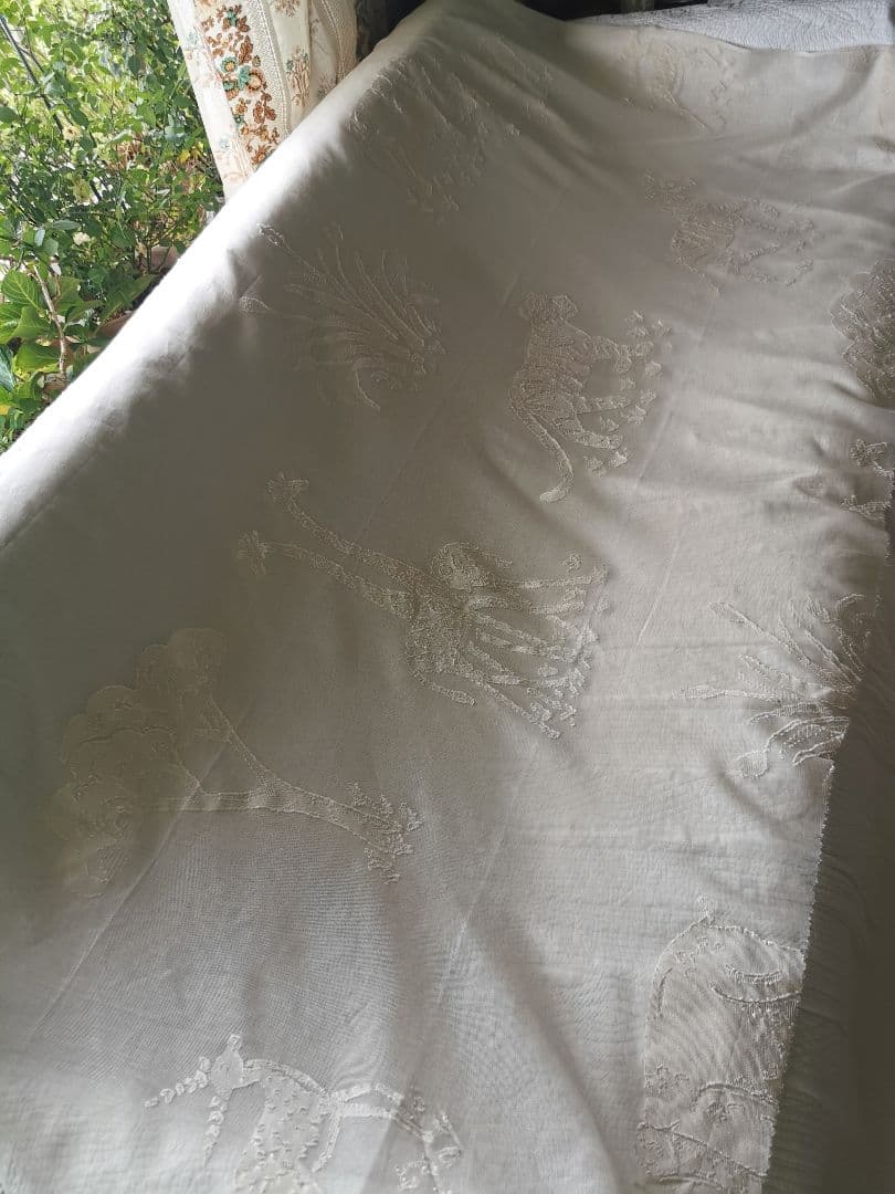 アンティーク マドラスレース サファリ 動物の楽園 カーテンパネル アイボリー