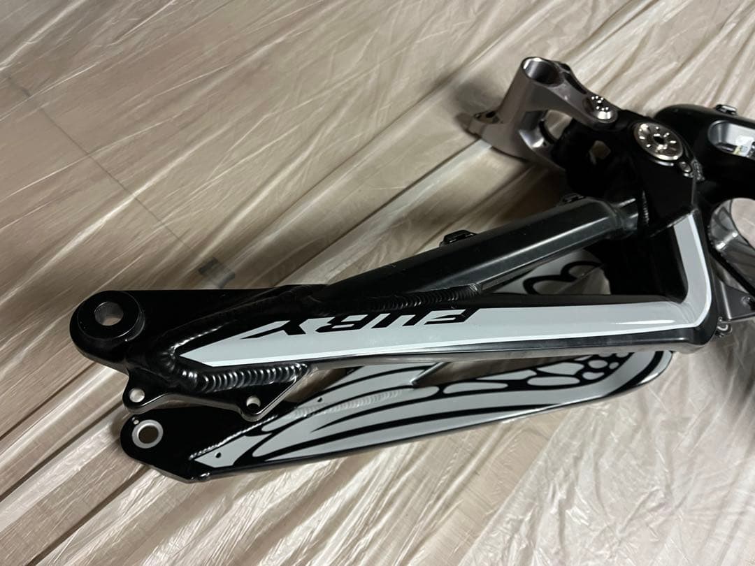 新品　GT FURY 2.0