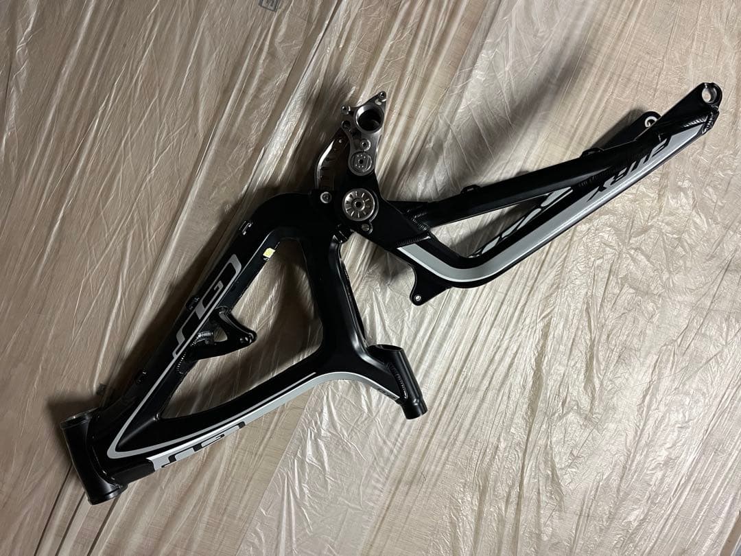 新品　GT FURY 2.0