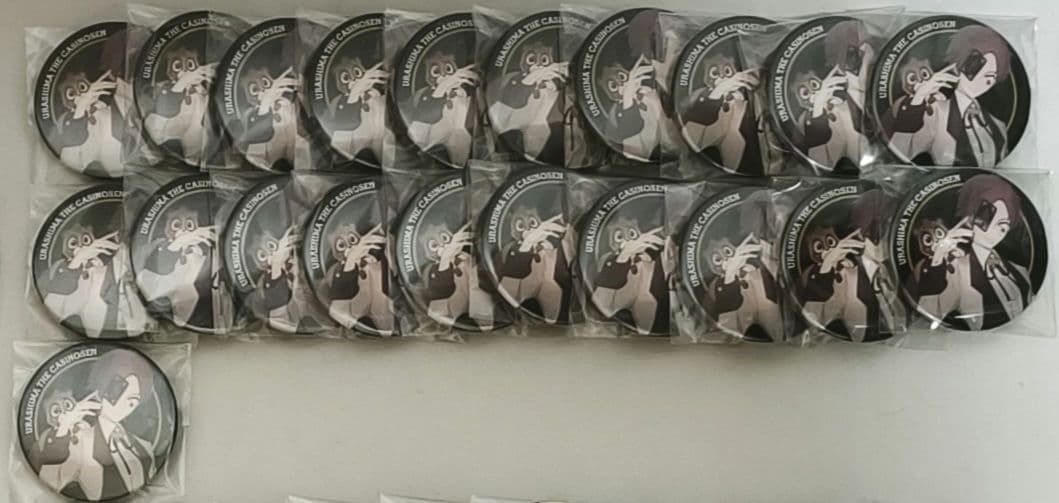 うらたぬき 缶バッジ ポーカーフェイク