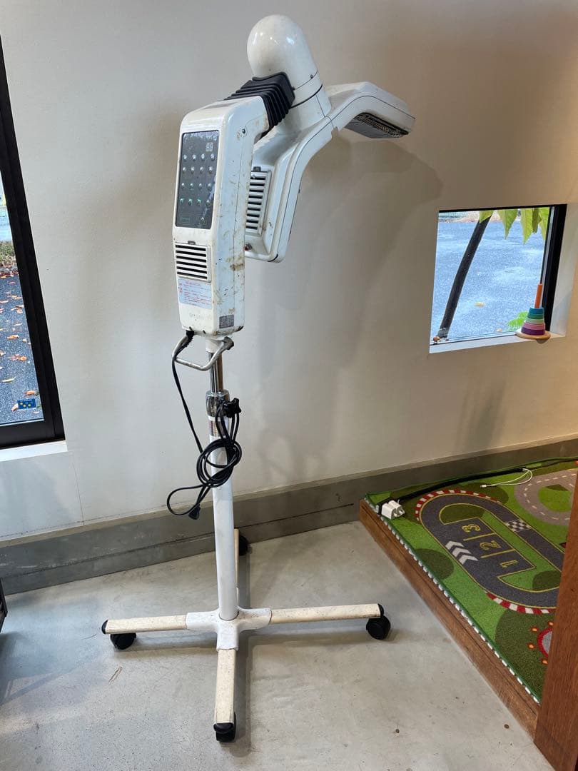 ブーメラン 加温機 美容室機器 遠赤外線 スタンド付 動作良好