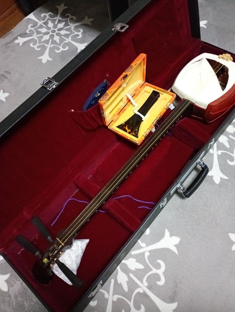 三味線本体 ハードケース付き