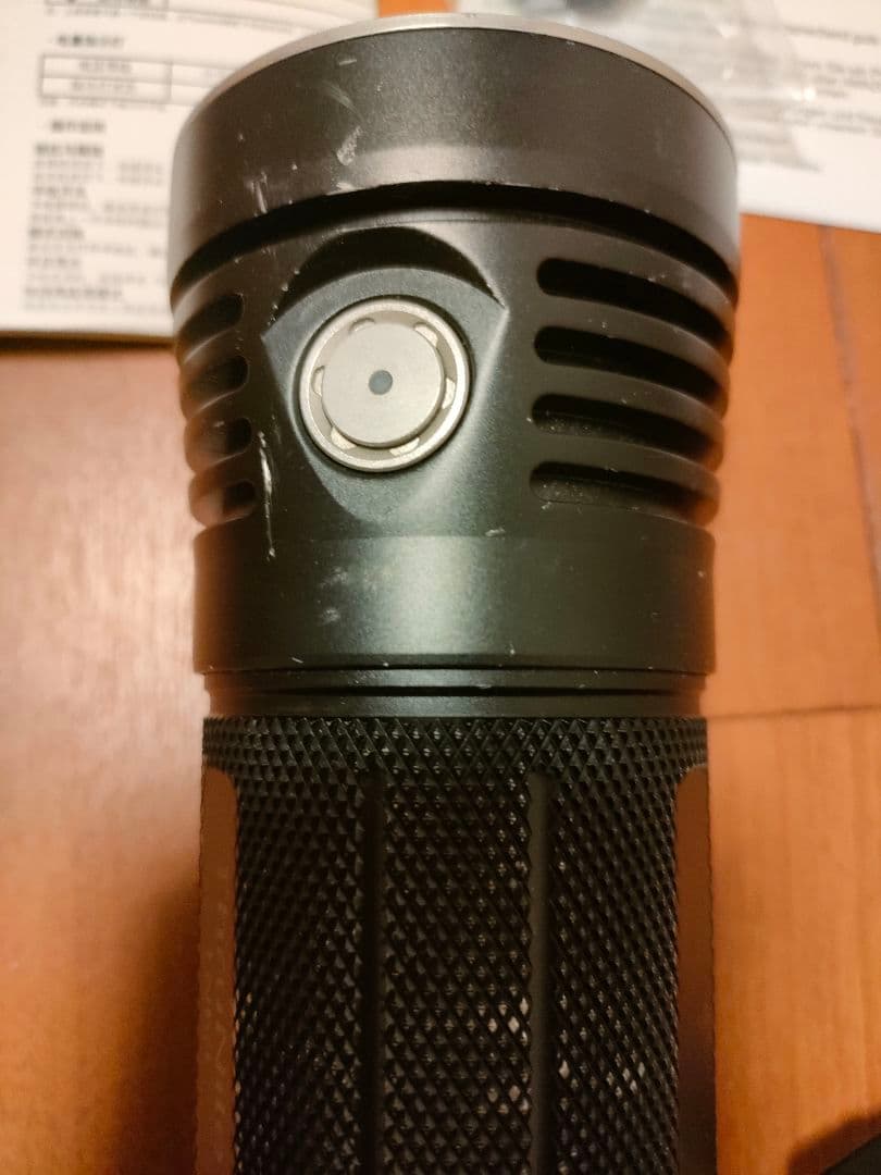 ThruNite TN50 懐中電灯