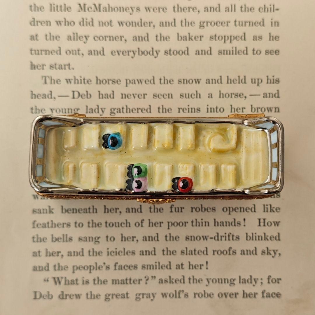 リモージュボックス　オープントップバス　フランス製磁器　ミニチュア小物入れ