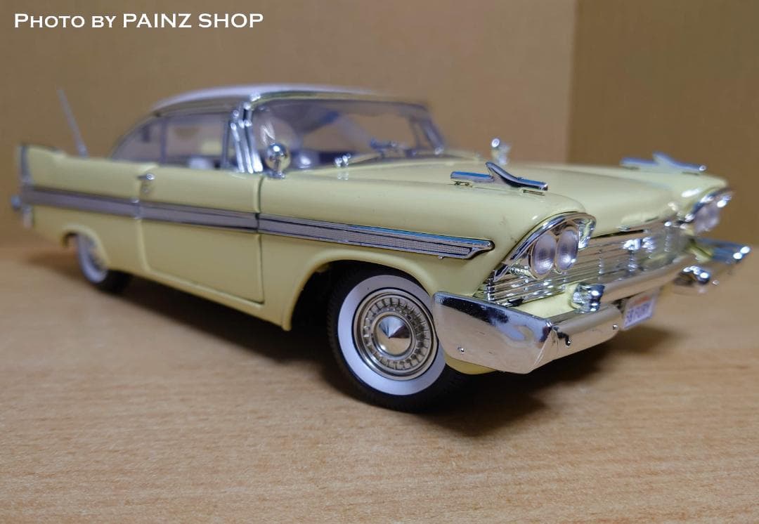 1/18 プリムスフューリー 1958 ライトイエロー ダイキャスト製ミニカー