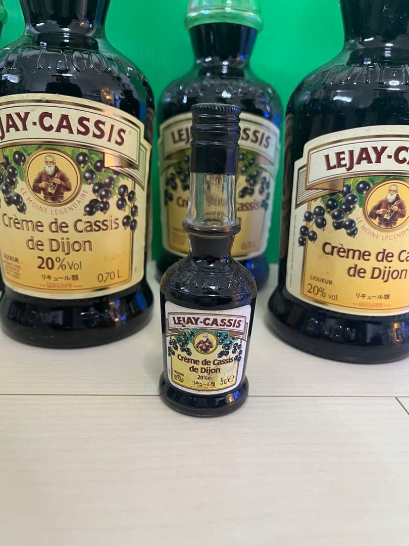 ルジェ クレーム ド カシスキュール サントリ 8本セット