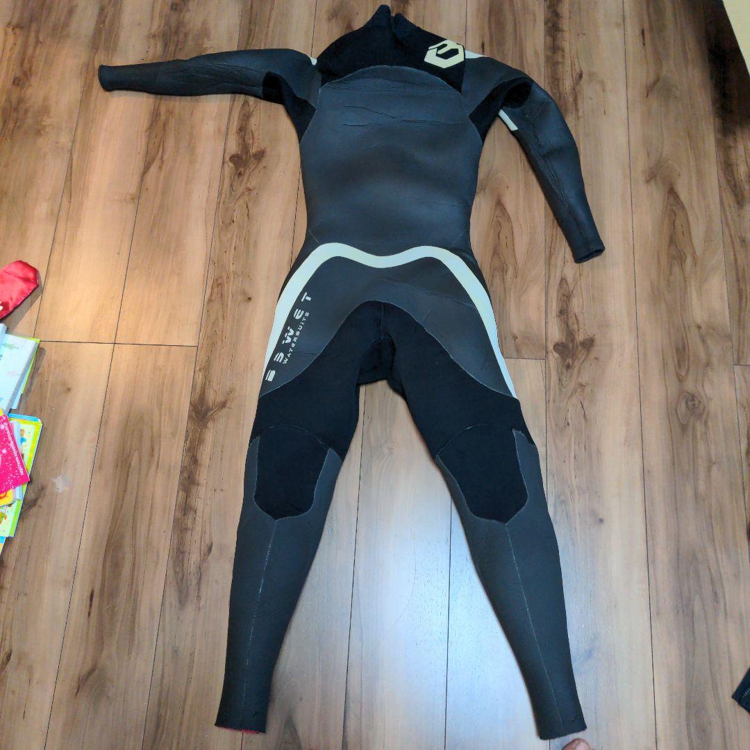 セミドライウエットスーツ　子供用にも　ビーウエットスーツ