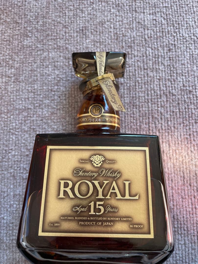 【新品箱入り】サントリーローヤル15年 ゴールドラベル　ギフト限定品　750ml