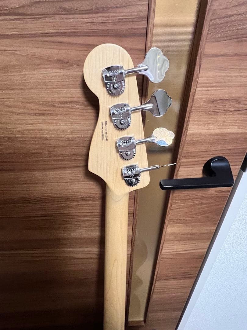 新品　Fender American Professional Bass