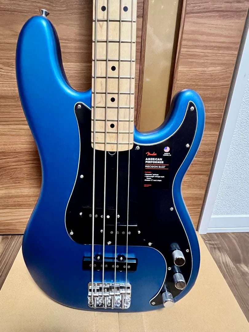 新品　Fender American Professional Bass