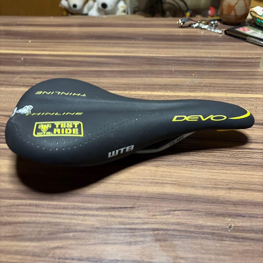 WTB DEVO サドル THINLINE 黒/黄色