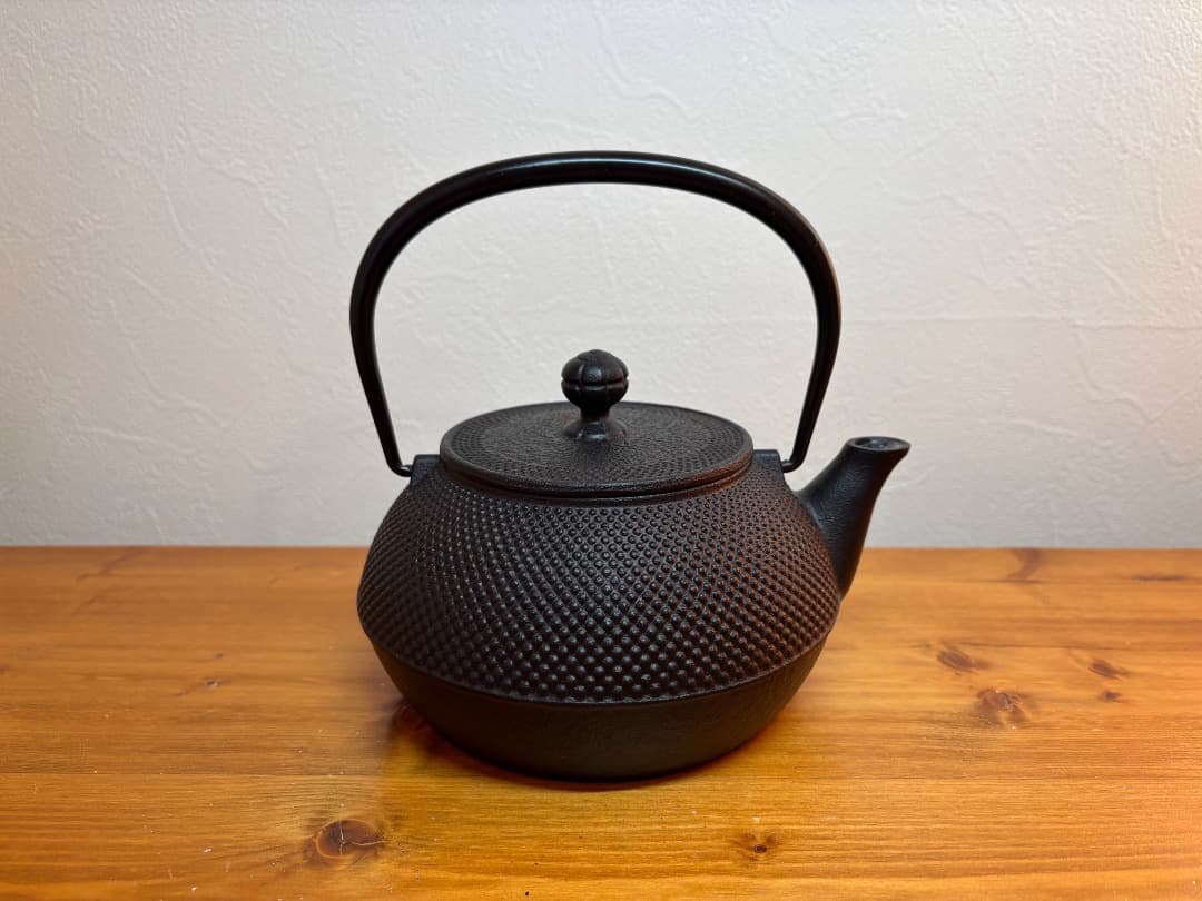 岩鋳 Iwachu 鉄瓶 7型アラレ 0.9L 南部鉄器