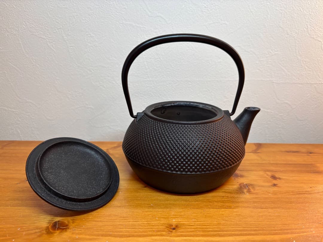 岩鋳 Iwachu 鉄瓶 7型アラレ 0.9L 南部鉄器