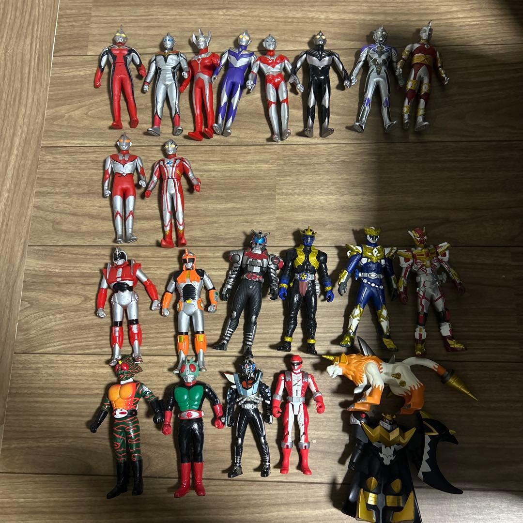 日*0様 ウルトラマンシリーズ ソフビ74体その他12体まとめ売り