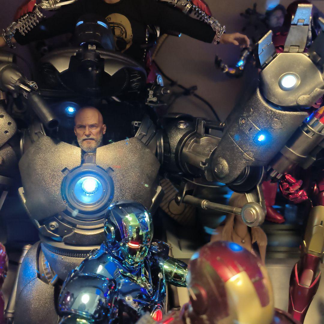 hottoys 『アイアンマン』１／６スケールフィギュア アイアンモンガーカ