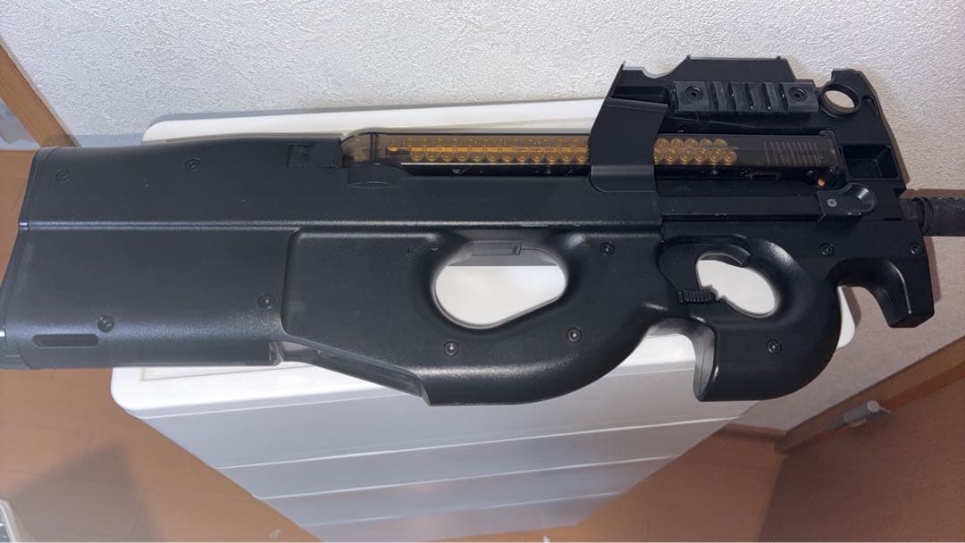 マルイ　p90 電動ガン　マガジン付