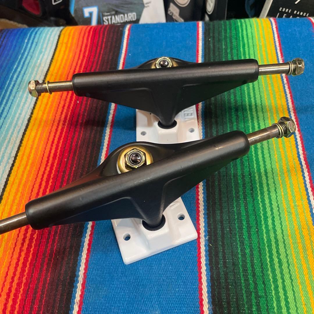 ベンチャー　venture スケートボード　トラック　5.2HI