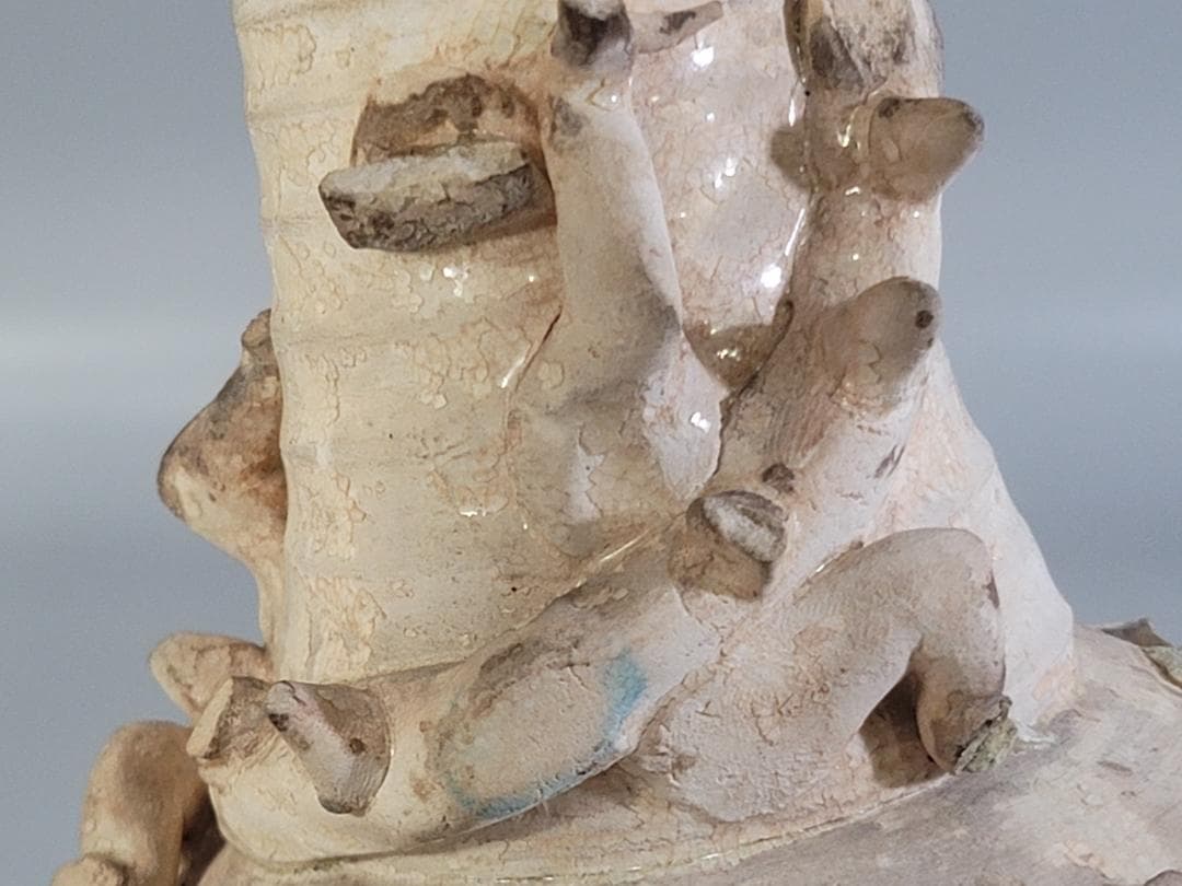 中国美術 遼白磁 纏龍貼 瓶 時代物 DT243