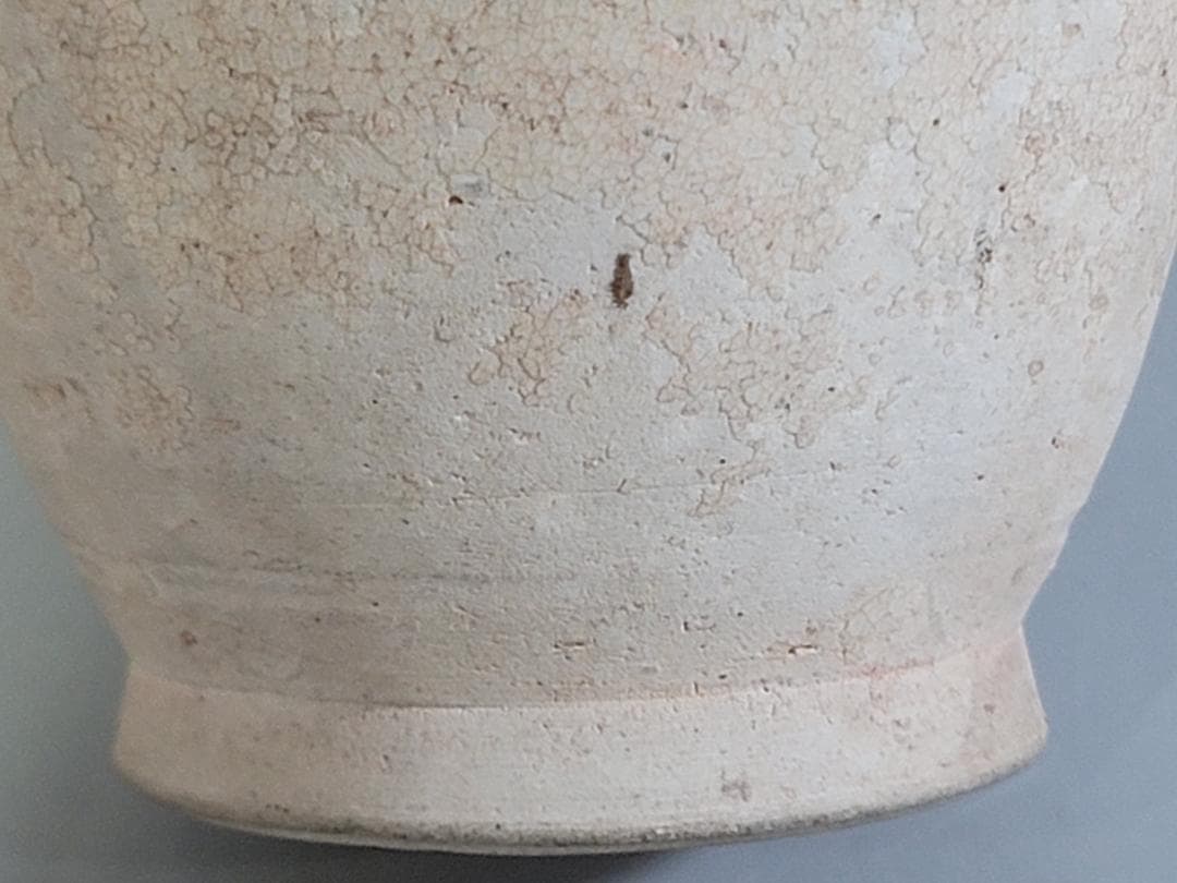 中国美術 遼白磁 纏龍貼 瓶 時代物 DT243