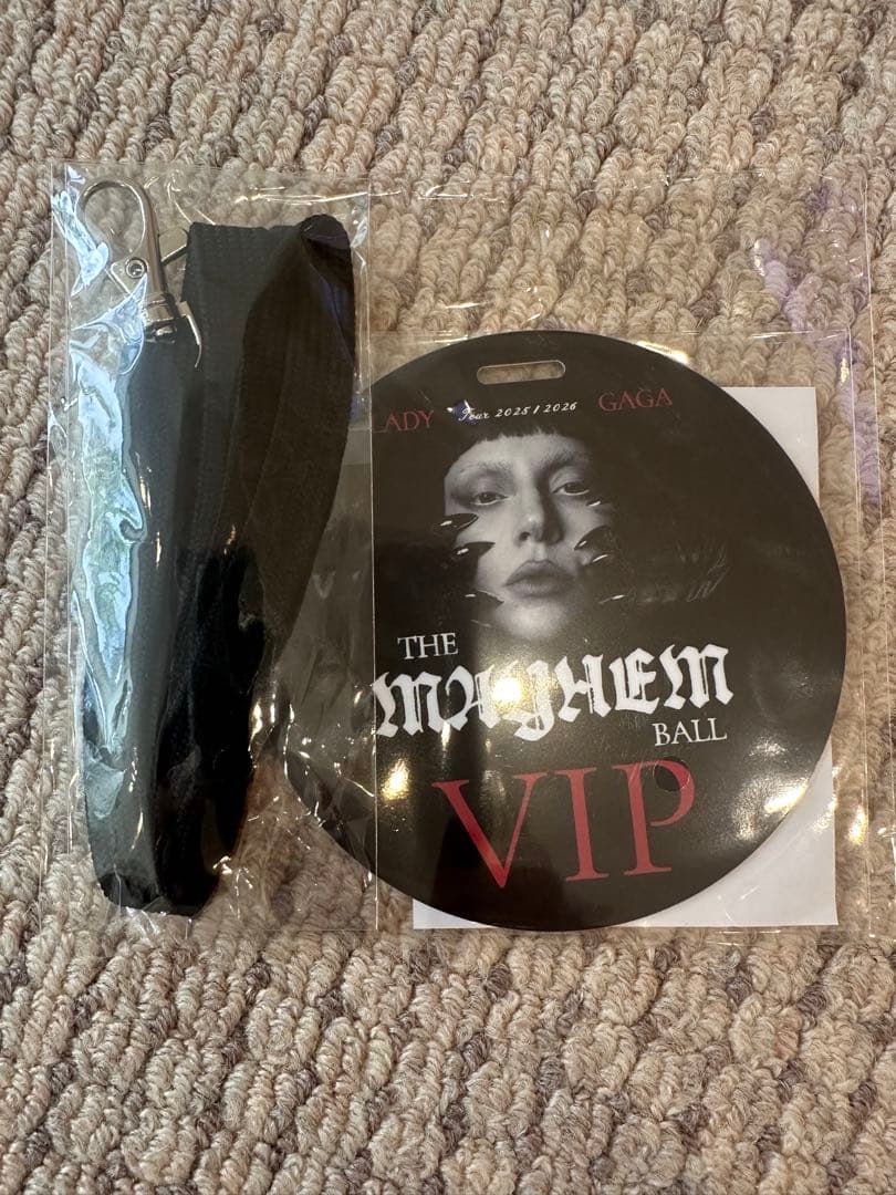 LADY GAGA MAYHEM BALL VIP GOLD グッズ フルセット