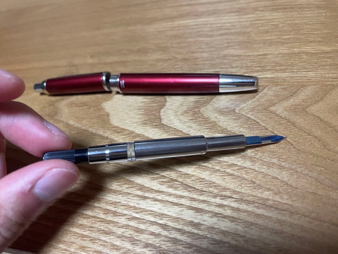 パイロット 万年筆 キャップレス デシモ　レッド