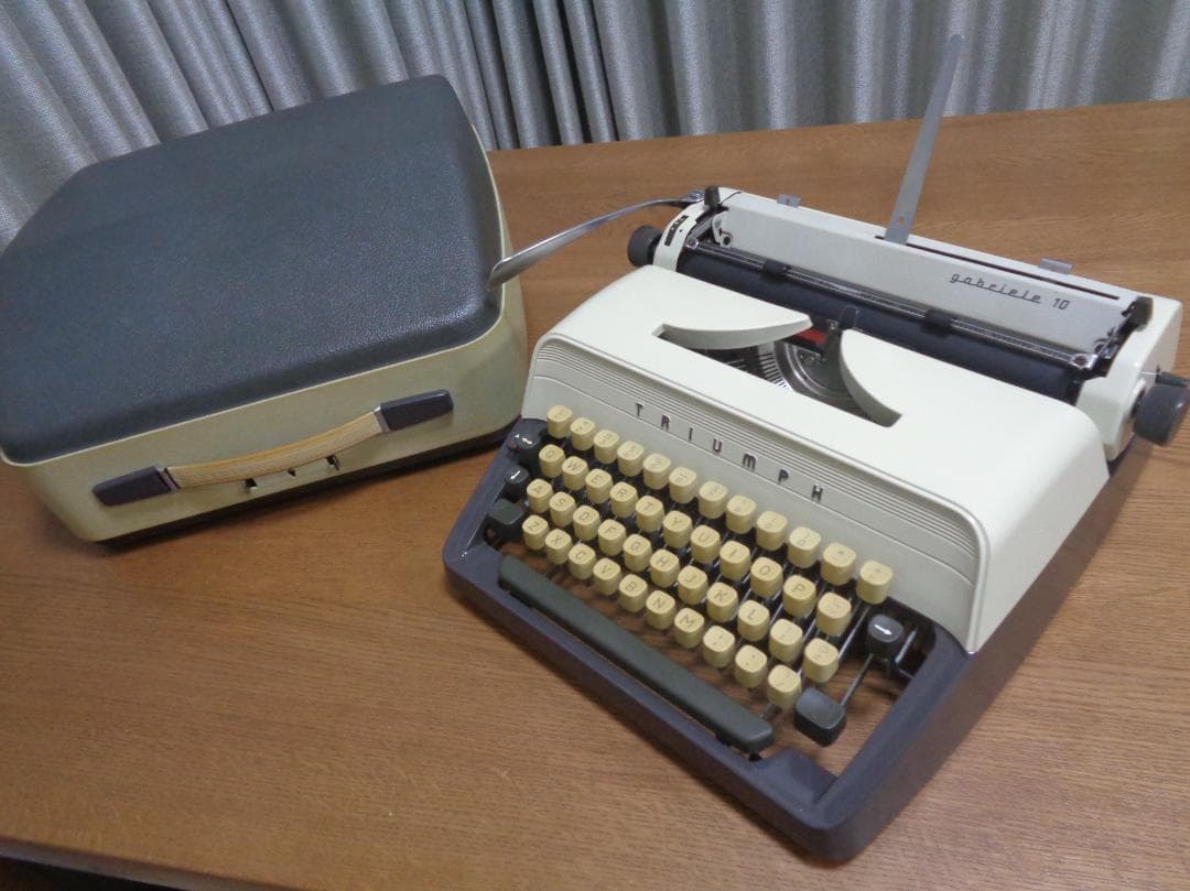 完動品　TRIUMPH gabriele 10 トライアンフタイプライター