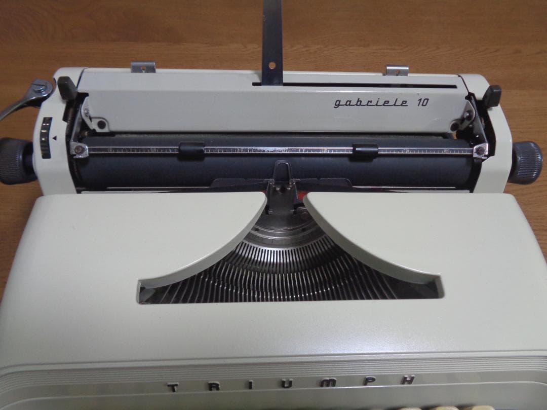 完動品　TRIUMPH gabriele 10 トライアンフタイプライター