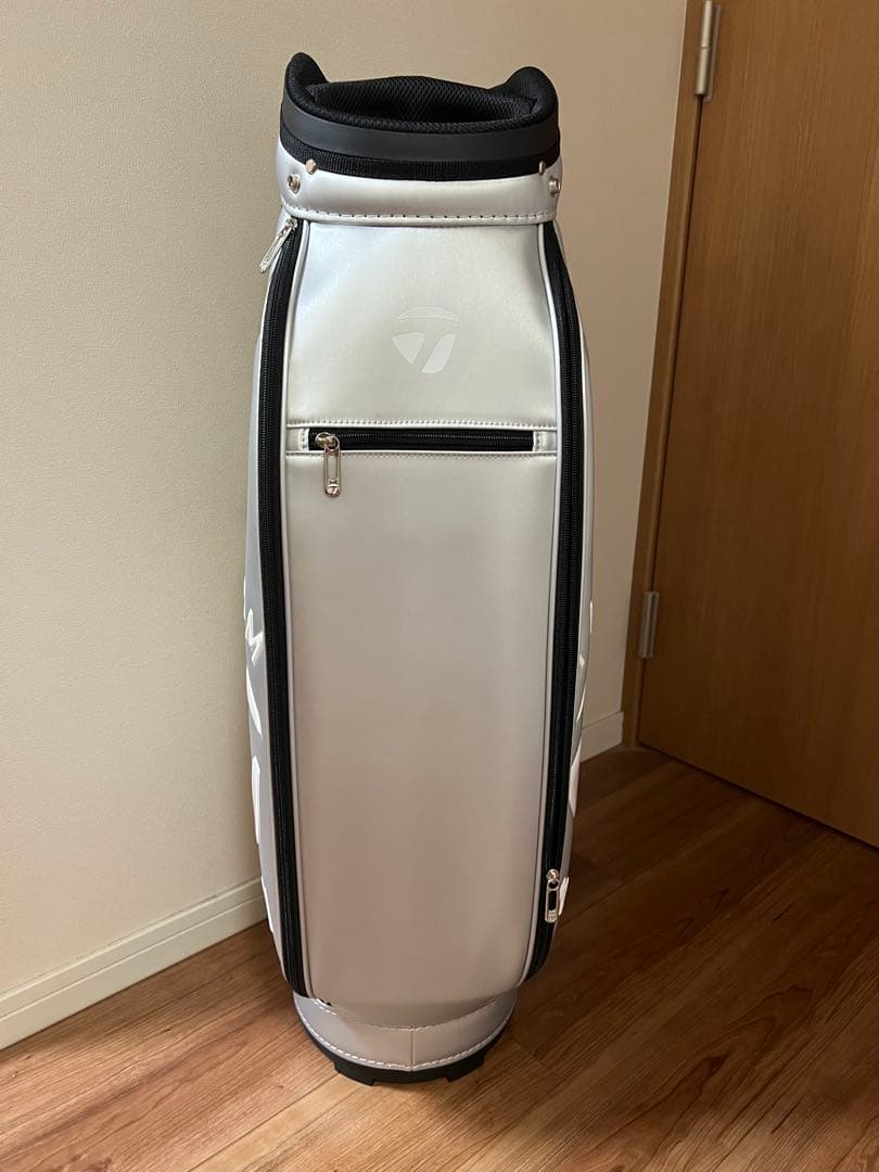 TaylorMade キャディバッグ シルバー